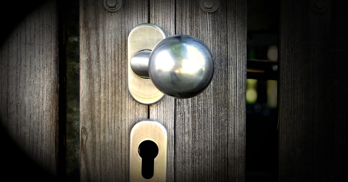 front door lock key — Newark NJ Locksmith