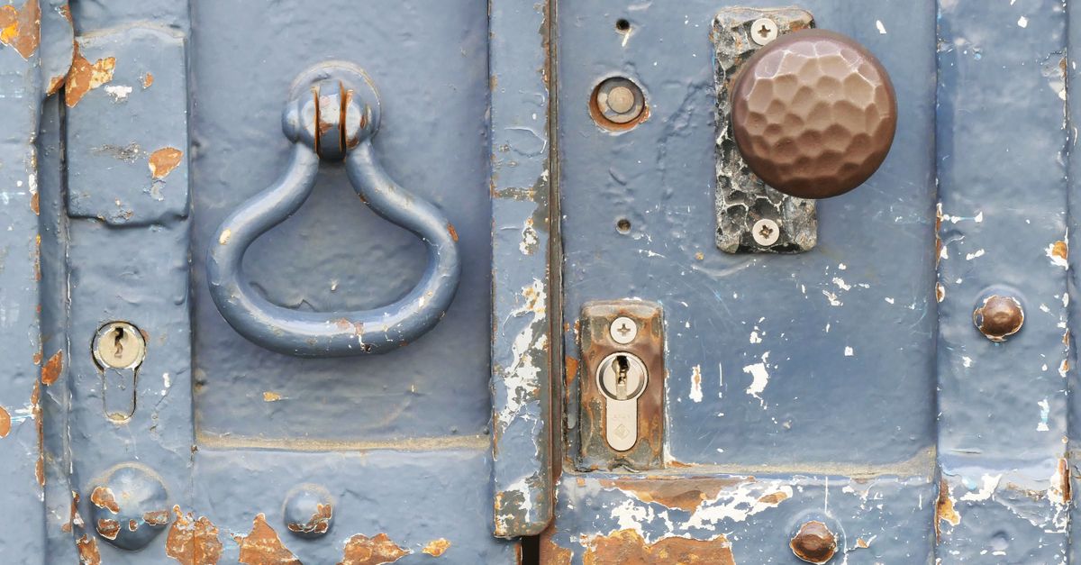 front door lock key — Newark NJ Locksmith