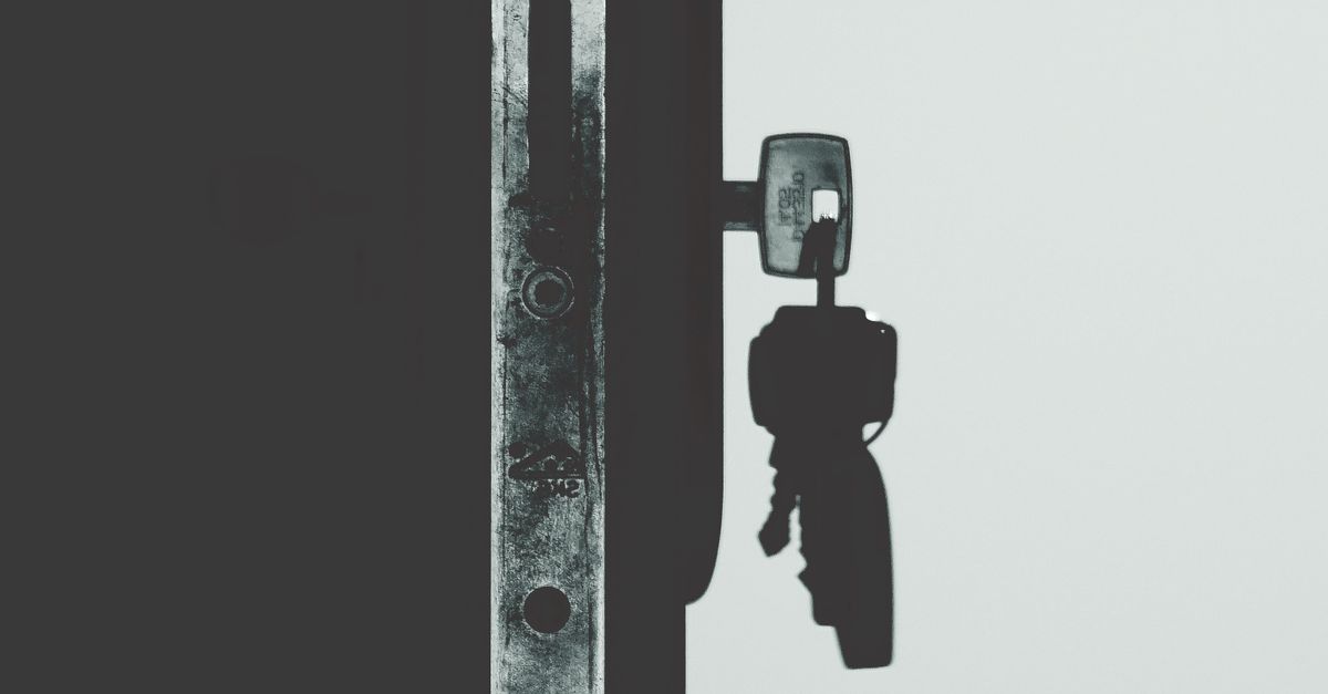 front door lock key — Newark NJ Locksmith